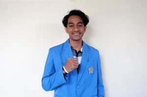 Tryando Umbu Tay Namudala Taralandu – Wisudawan Terbaik Teknik Listrik Rancang Alat Pantau Cuaca dan Polusi Udara